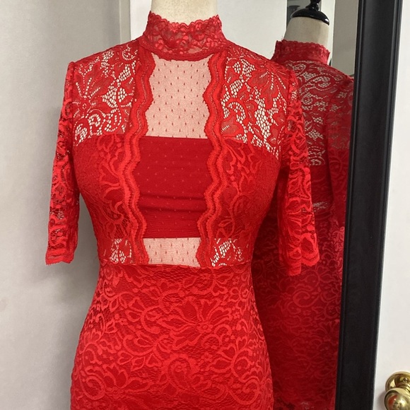 Elegant Red Lace Dress - Picture 5 of 10